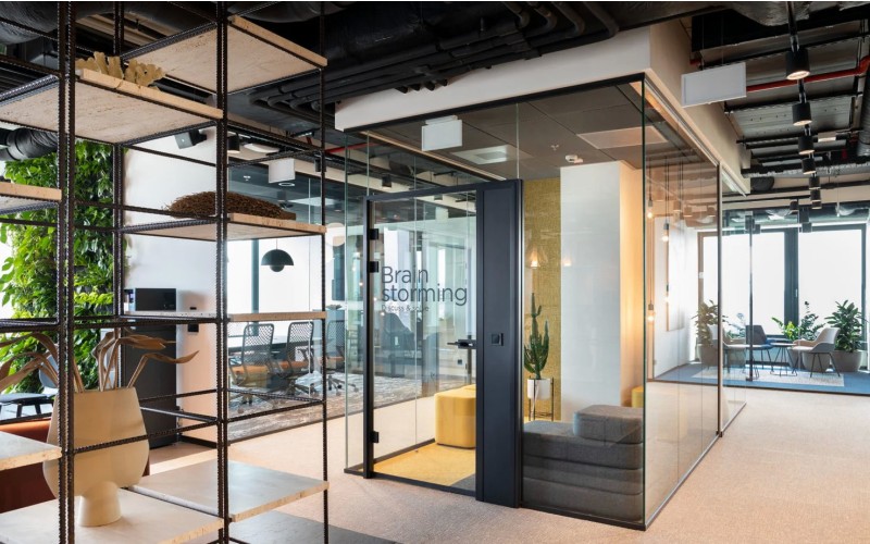 辦公室裝修設計風格與品牌文化相互協調